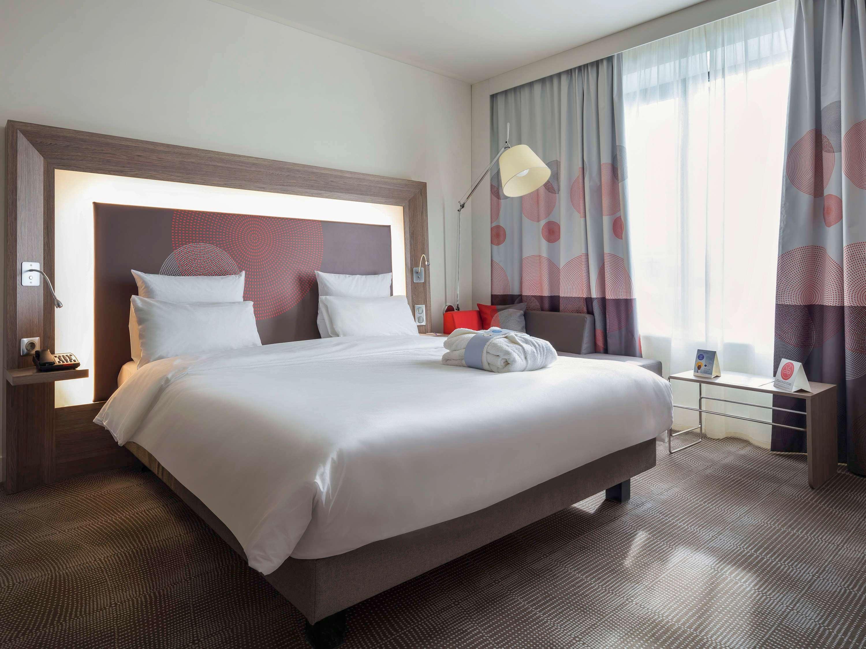 Novotel Almaty City Center Kültér fotó
