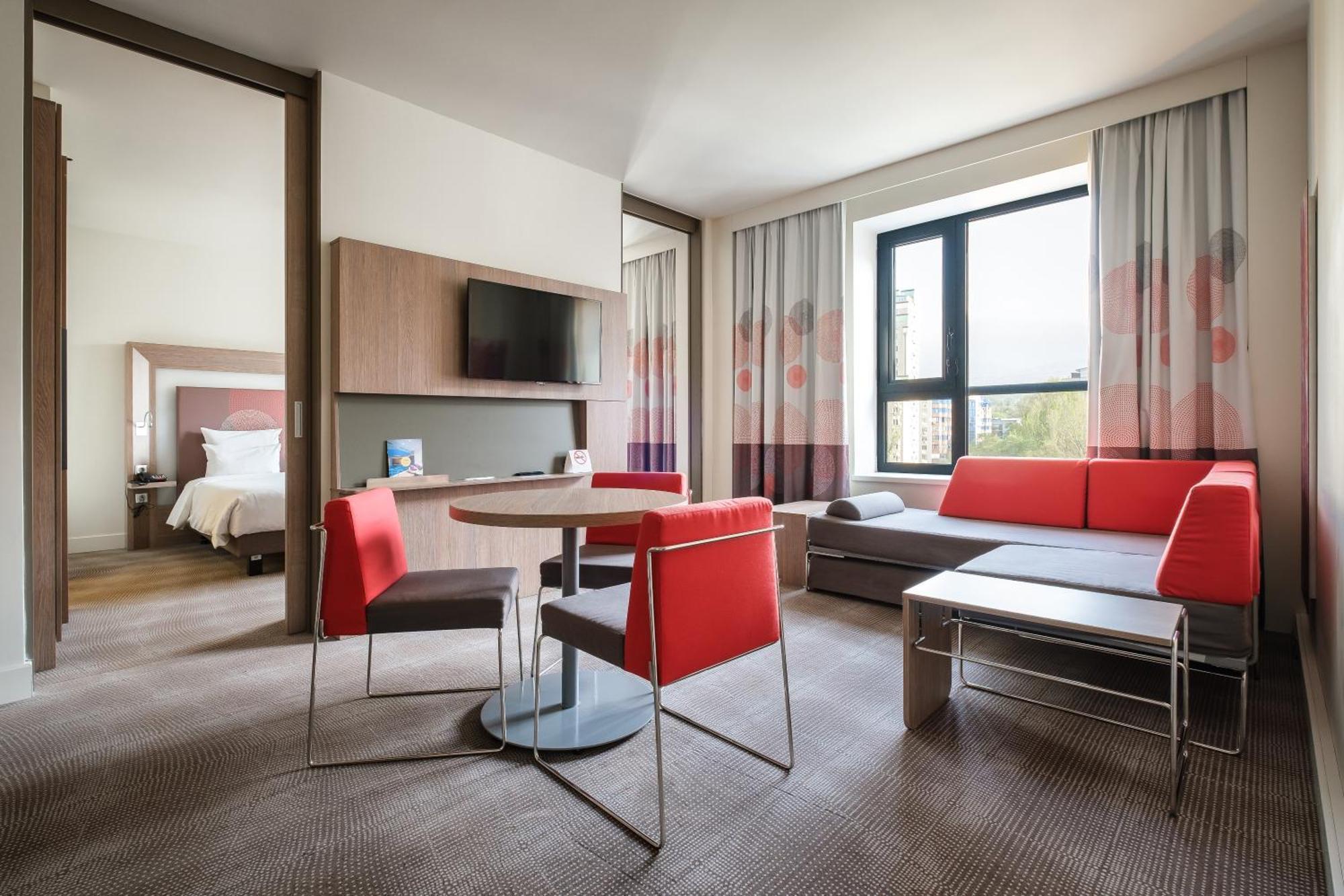 Novotel Almaty City Center Kültér fotó